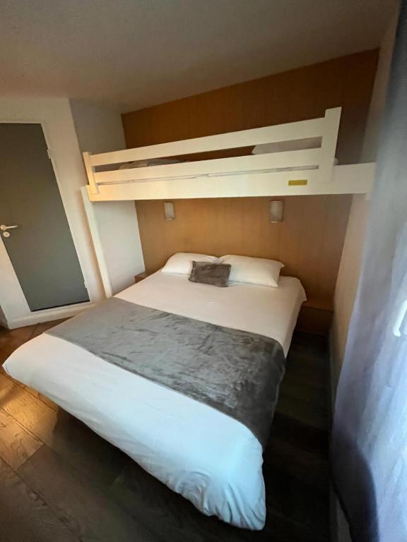 Brit Hotel Essentiel Pau Lescar Exteriér fotografie