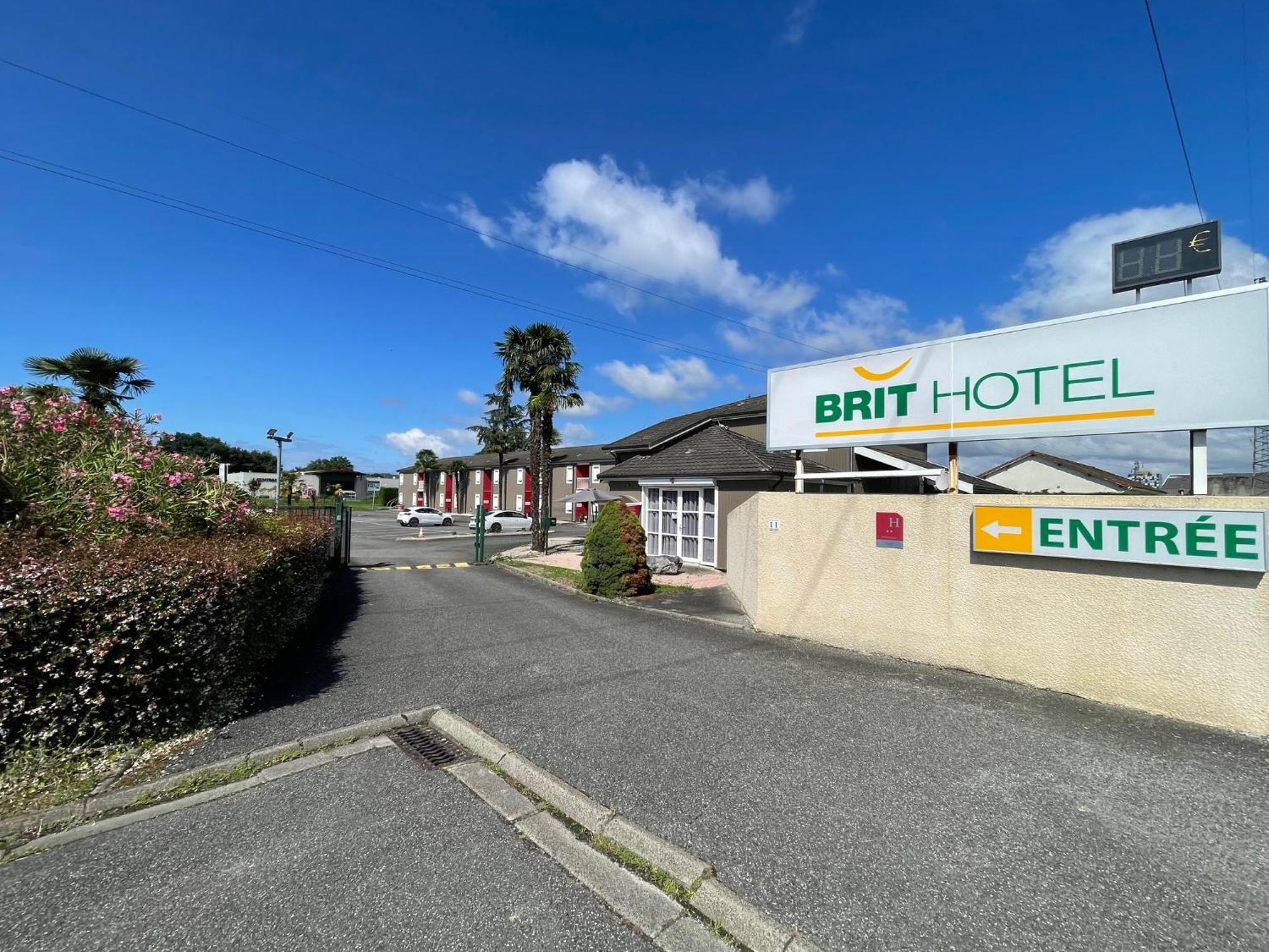 Brit Hotel Essentiel Pau Lescar Exteriér fotografie