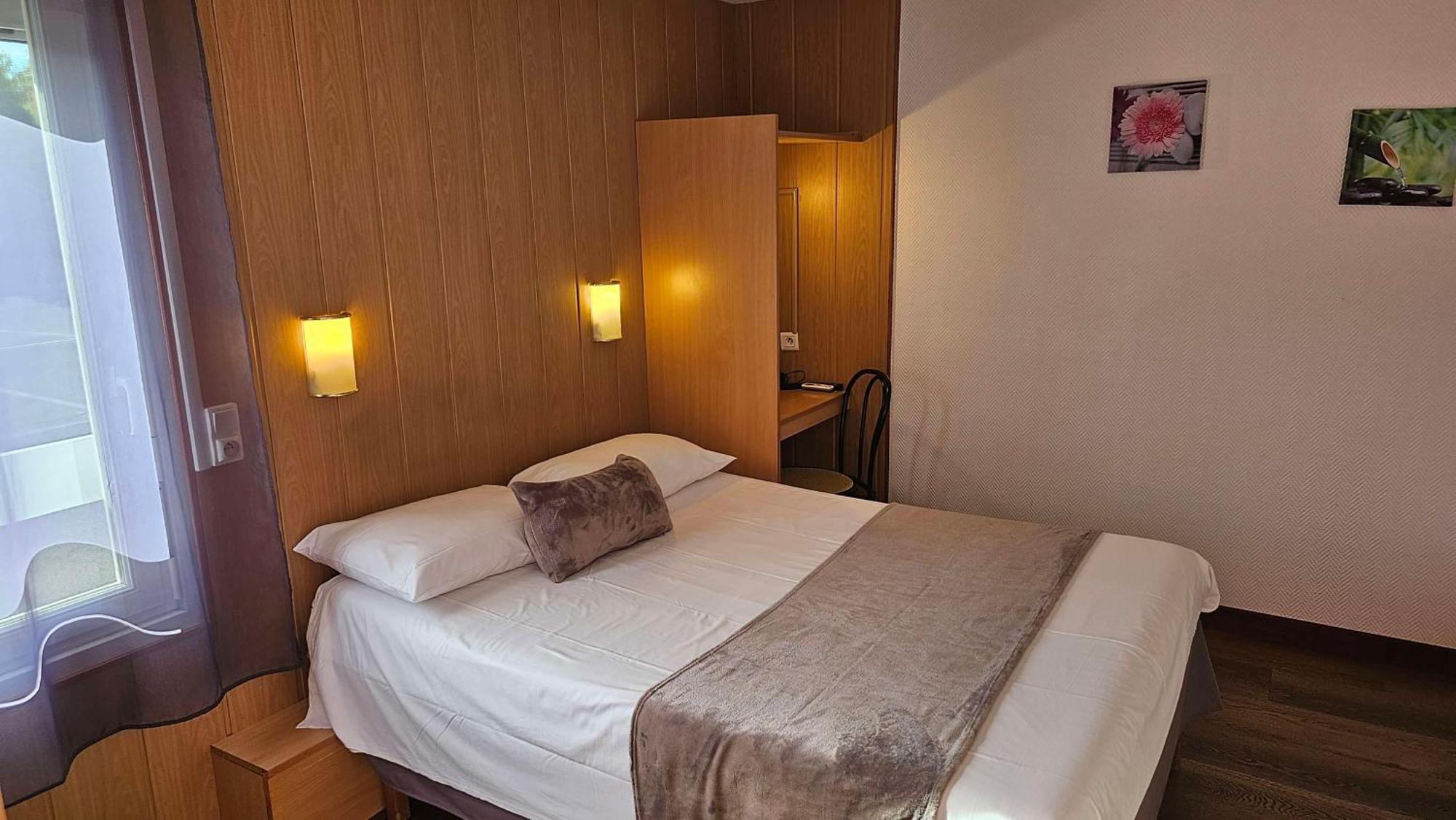 Brit Hotel Essentiel Pau Lescar Exteriér fotografie