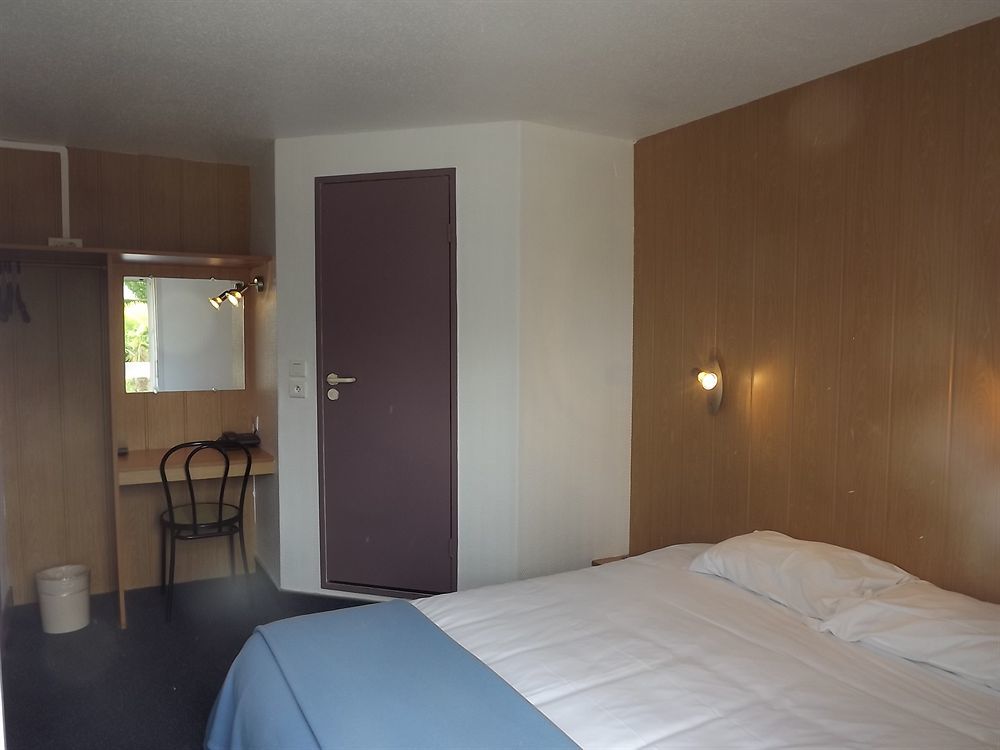 Brit Hotel Essentiel Pau Lescar Exteriér fotografie